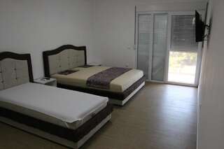 Гостевой дом Zigovic Apartmani Бар Улучшенный семейный номер-4