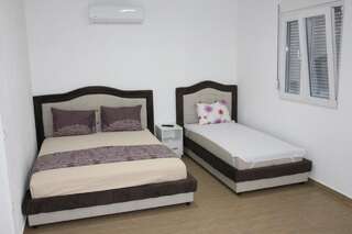 Гостевой дом Zigovic Apartmani Бар Семейный номер с балконом-4