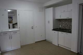 Гостевой дом Zigovic Apartmani Бар Стандартный семейный номер-5