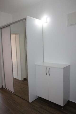 Гостевой дом Zigovic Apartmani Бар Люкс с видом на горы-2