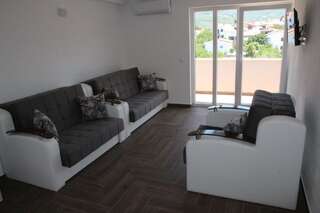 Гостевой дом Zigovic Apartmani Бар Люкс с видом на горы-5