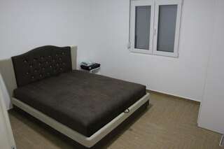 Гостевой дом Zigovic Apartmani Бар Люкс, вид на сад-2